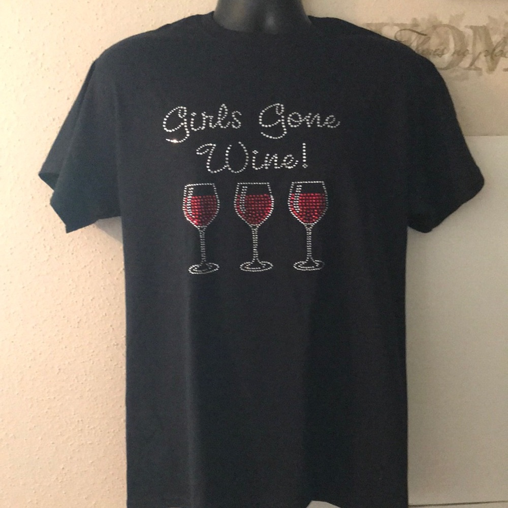 ❤️Woman’s Black Short Sleeve Tee, W/ Colored Stone